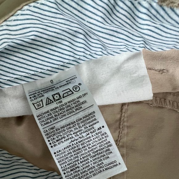 Old Navy Everyday Shorts - Picture 3 of 4